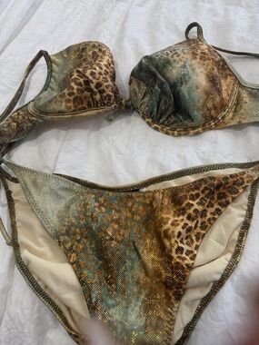Leopard Print Glitter Bikini Set in Green-Brown